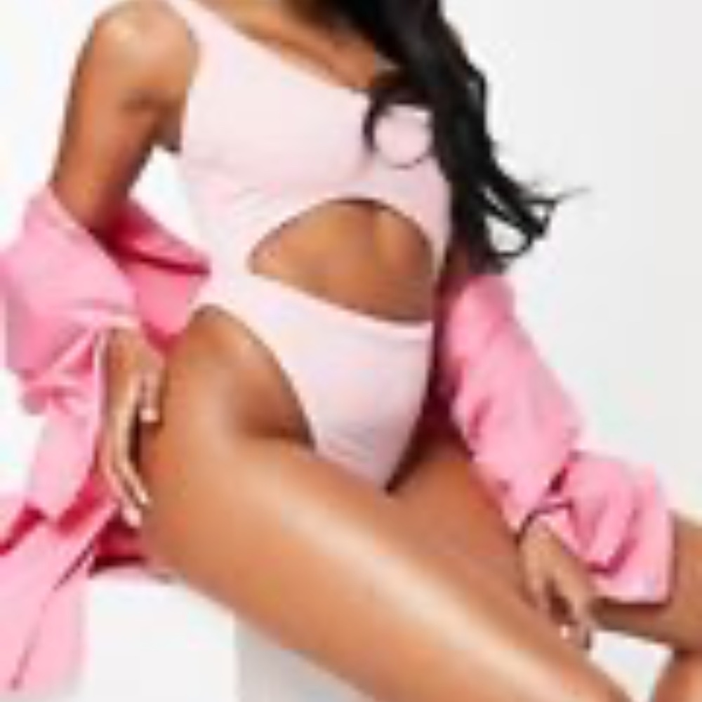 One Piece Pink Swimsuit 32D/DD 8D/DD - NWT